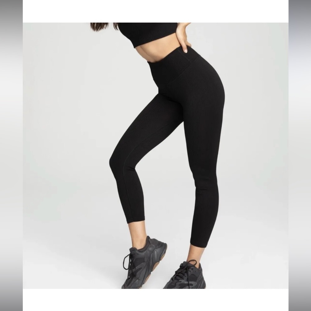 NWT - Good American Ribbed Seamless Leggings